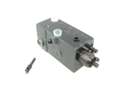 69188140-Rozdzielacz-hydrauliczny-7011-7045-po-regeneracji