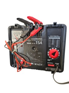 Prostownik 12V/15A z bezpiecznikiem zwarciowym
