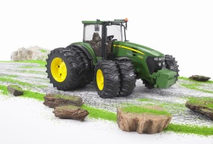 03052-traktor-zabawka-john-deere