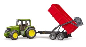 02057-bruder-traktor-z-przyczepa-john-deere