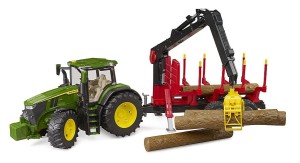 Traktor John Deere 7R z przyczepą do drewna