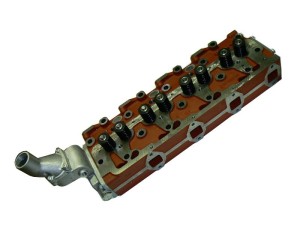 Głowica silnika kompletna 8V