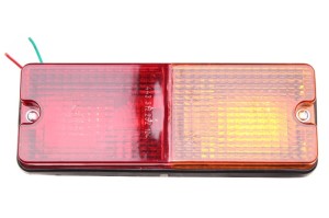 67115711-lampa-tylna-metalowa-prawa